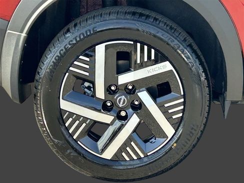 New 2026 Nissan Kicks SV FWD image 8
