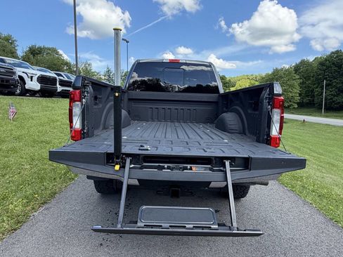 Used 2017 Ford F250 Lariat w/ Lariat Ultimate Package AWD/4WD image 6