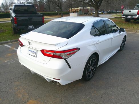 Used 2019 Toyota Camry SE image 13