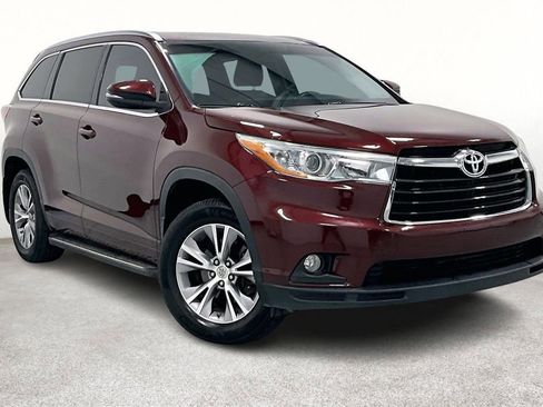 Used 2015 Toyota Highlander XLE image 1