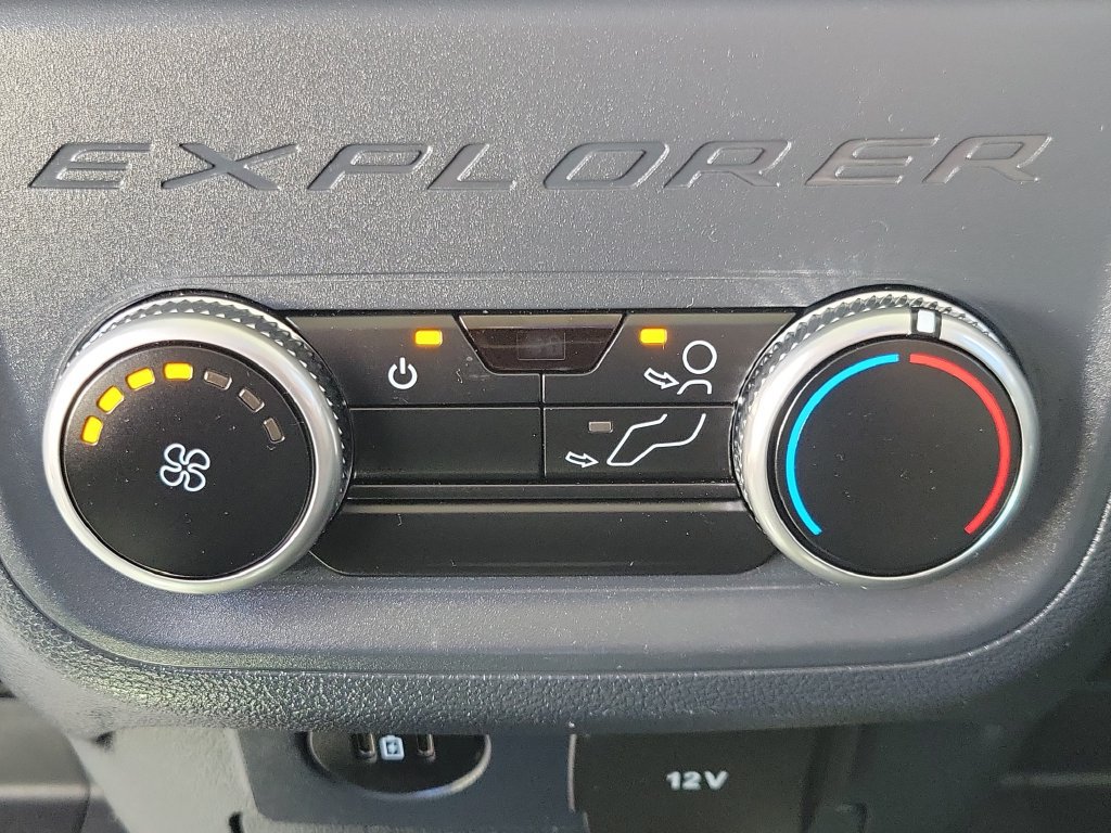 Used 2025 Ford Explorer Active w/ Active Comfort Package AWD/4WD image 17