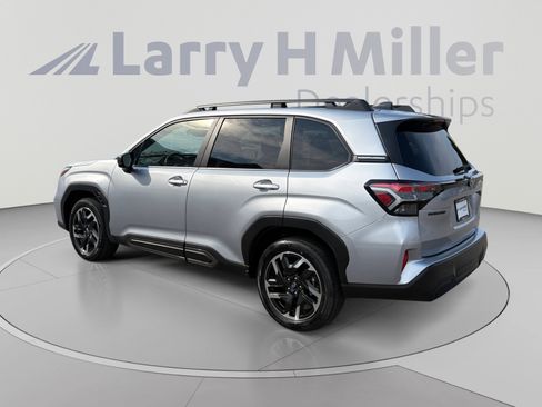 Used 2025 Subaru Forester Limited AWD/4WD image 3