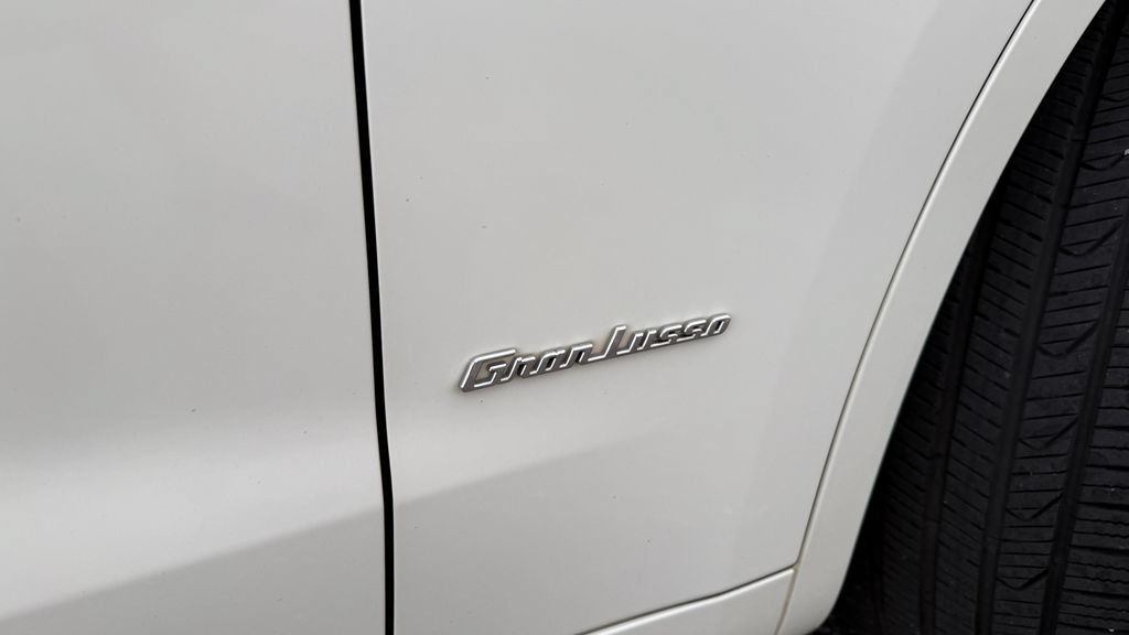 Used 2019 Maserati Levante GranLusso AWD/4WD image 12