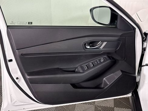 Used 2025 Honda Accord SE image 10