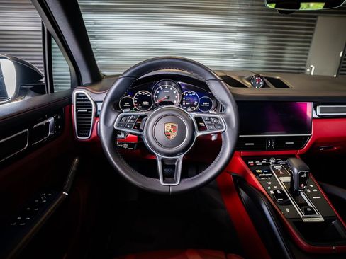 Certified 2023 Porsche Cayenne Platinum Edition AWD/4WD image 26