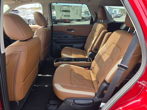 New 2026 Nissan Pathfinder Platinum AWD/4WD image 7