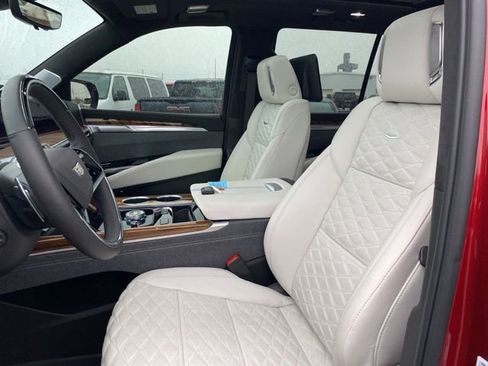 Used 2025 Cadillac Escalade Sport Platinum w/ LPO, Floor Liner Package image 18