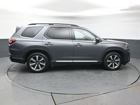 Used 2025 Honda Pilot Elite image 7