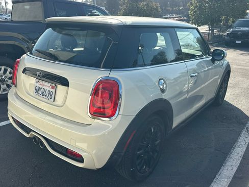 Used 2019 MINI Cooper S w/ Signature Upholstery Package FWD image 3