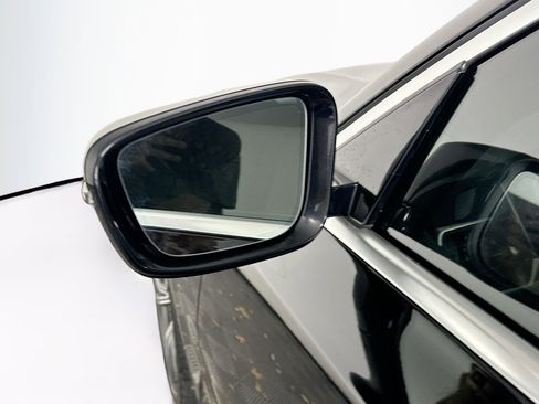 Used 2021 BMW 330i Sedan w/ Convenience Package RWD image 16