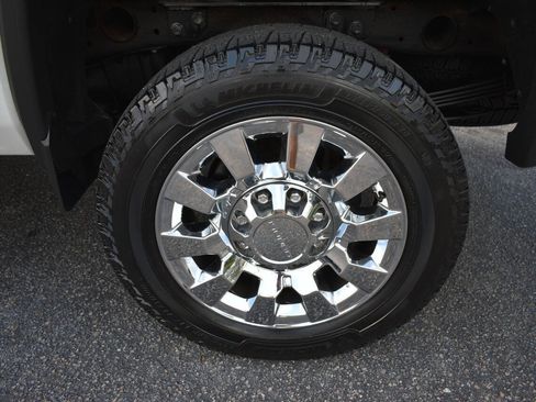 Used 2019 GMC Sierra 2500 Denali w/ Duramax Plus Package AWD/4WD image 49
