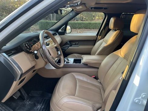 Used 2024 Land Rover Range Rover SE image 5