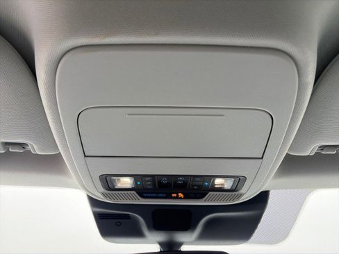 Used 2025 Ford Expedition Active image 19