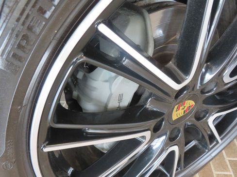 Used 2018 Porsche Panamera 4S image 13