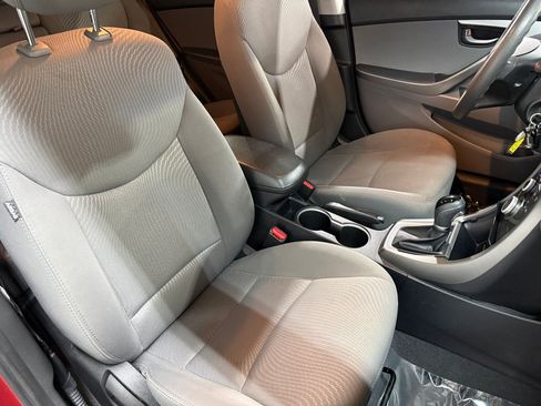 Used 2016 Hyundai Elantra SE image 38