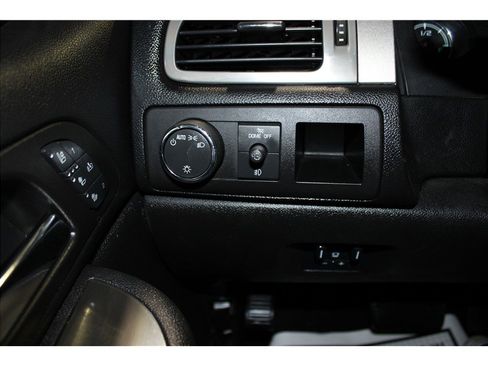 Used 2013 Chevrolet Tahoe LTZ image 32