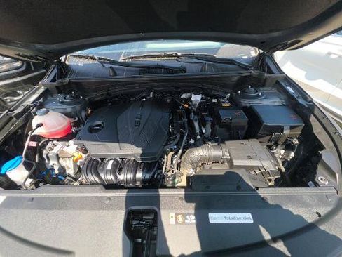 Used 2025 Kia Sportage LX FWD image 8