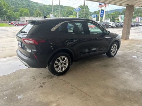 Certified 2023 Ford Escape Active w/ Tech Pack #1 FWD image 4