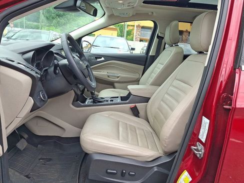 Used 2019 Ford Escape Titanium AWD/4WD image 14