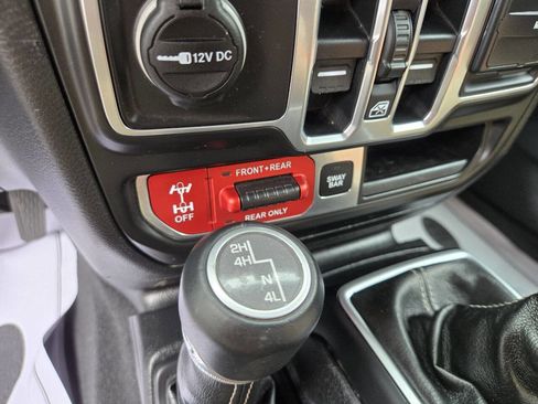 Used 2018 Jeep Wrangler Unlimited Rubicon image 16