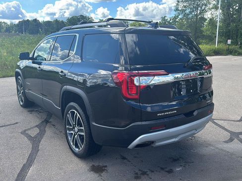 Used 2023 GMC Acadia SLT w/ Technology Package AWD/4WD image 3