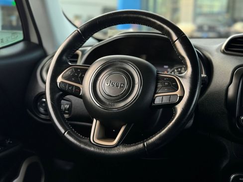 Used 2017 Jeep Renegade Trailhawk image 16