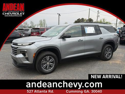 Certified 2026 Chevrolet Traverse LT image 1