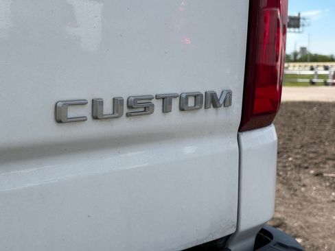 Used 2022 Chevrolet Silverado 1500 Custom RWD image 11