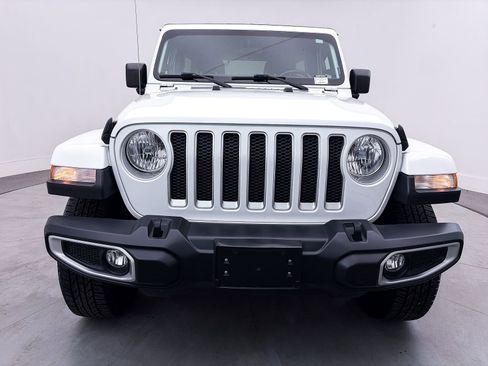 Used 2019 Jeep Wrangler Unlimited Sahara AWD/4WD image 9