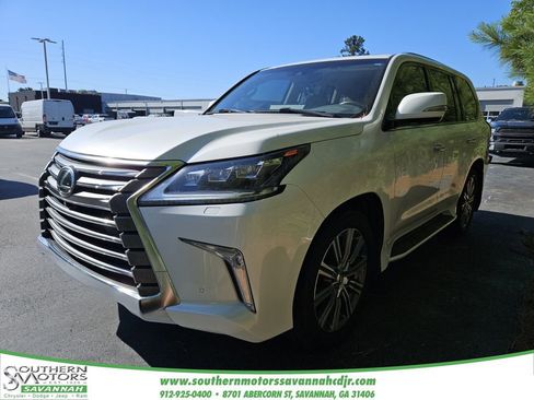 Used 2017 Lexus LX 570 4WD w/ Luxury Package image 1