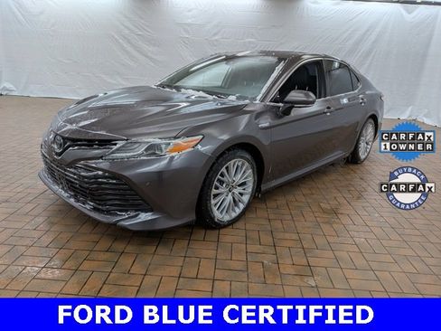 Used 2018 Toyota Camry XLE image 3