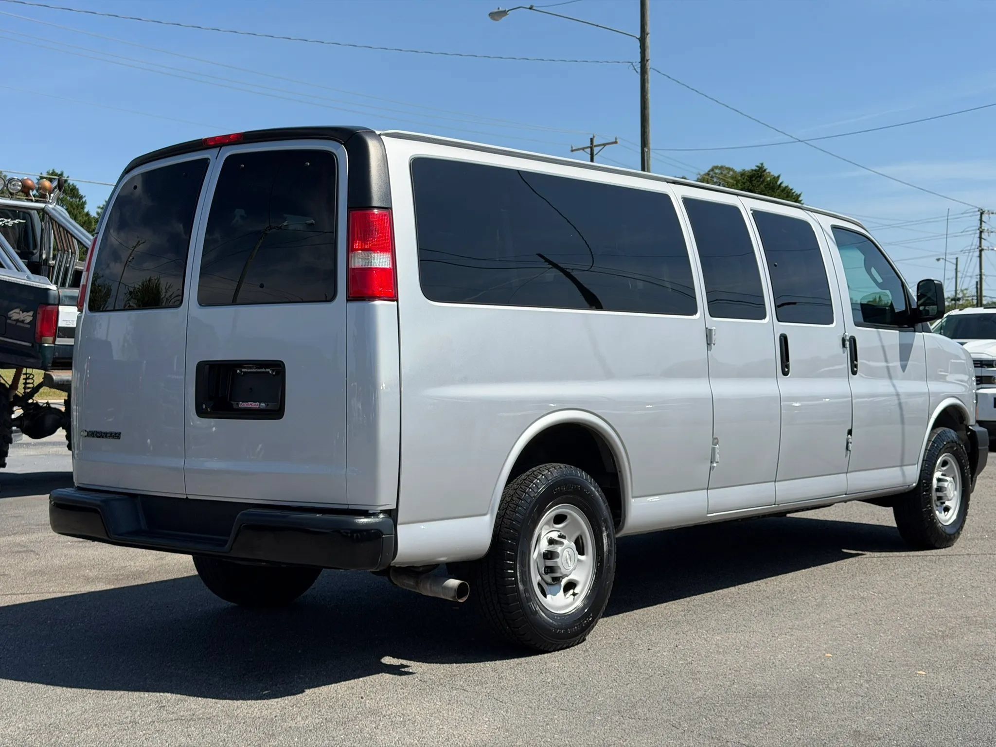 Used 2019 Chevrolet Express 3500 LS RWD image 6