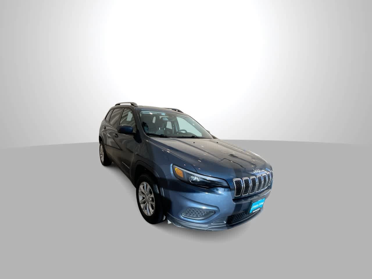 Used 2021 Jeep Cherokee Latitude AWD/4WD image 2