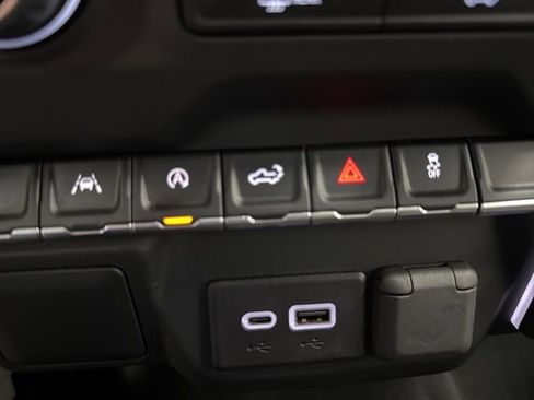 Used 2024 Chevrolet Silverado 1500 Custom image 19