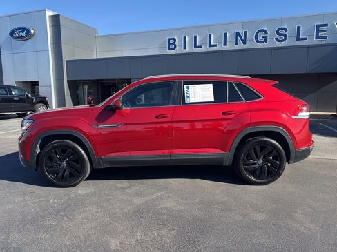 Used 2022 Volkswagen Atlas Cross Sport SE image 3