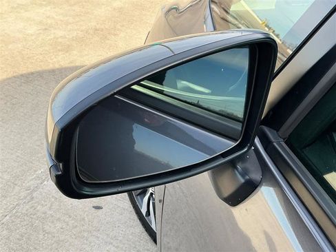 Used 2017 Honda Fit EX-L image 13