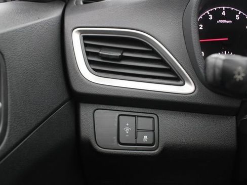 Used 2021 Hyundai Accent SE FWD image 8