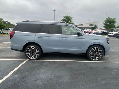 New 2025 Ford Expedition Platinum w/ Platinum Ultimate Package AWD/4WD image 8