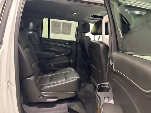 Used 2017 Chevrolet Suburban Premier image 31