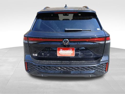 New 2026 Volkswagen Tiguan SE R-Line FWD image 4