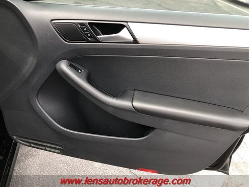 Used 2017 Volkswagen Jetta SE FWD image 20