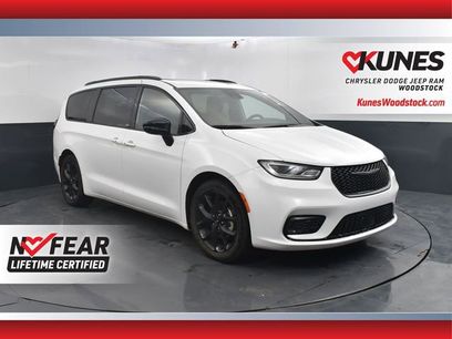 Used 2025 Chrysler Pacifica Limited