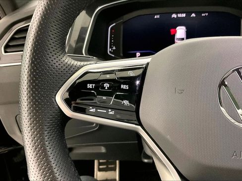 Used 2023 Volkswagen Tiguan SEL R-Line image 11