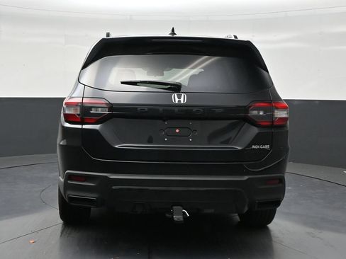Used 2026 Honda Pilot Sport image 4