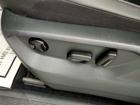 Used 2020 Volkswagen Tiguan SEL AWD/4WD image 11