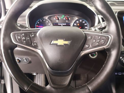 Used 2024 Chevrolet Equinox Premier image 3
