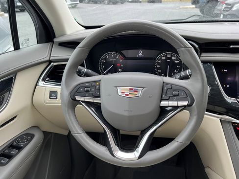 Used 2020 Cadillac XT6 Premium Luxury w/ LPO, Floor Liner Package image 17
