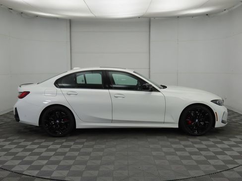 Used 2026 BMW 330i Sedan w/ M Sport Package RWD image 5