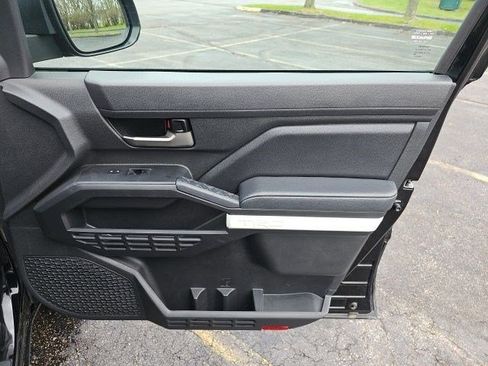 Used 2024 Toyota Tacoma TRD Off-Road image 15