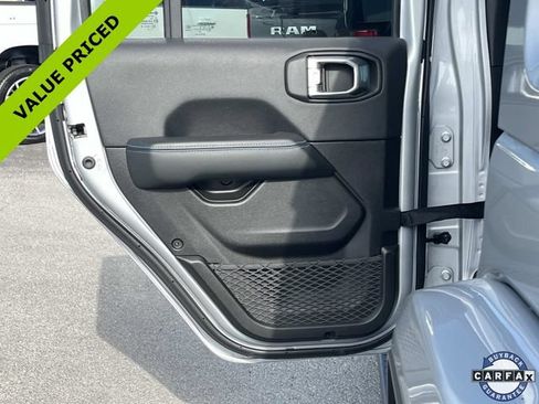 Used 2024 Jeep Wrangler High Altitude AWD/4WD image 18